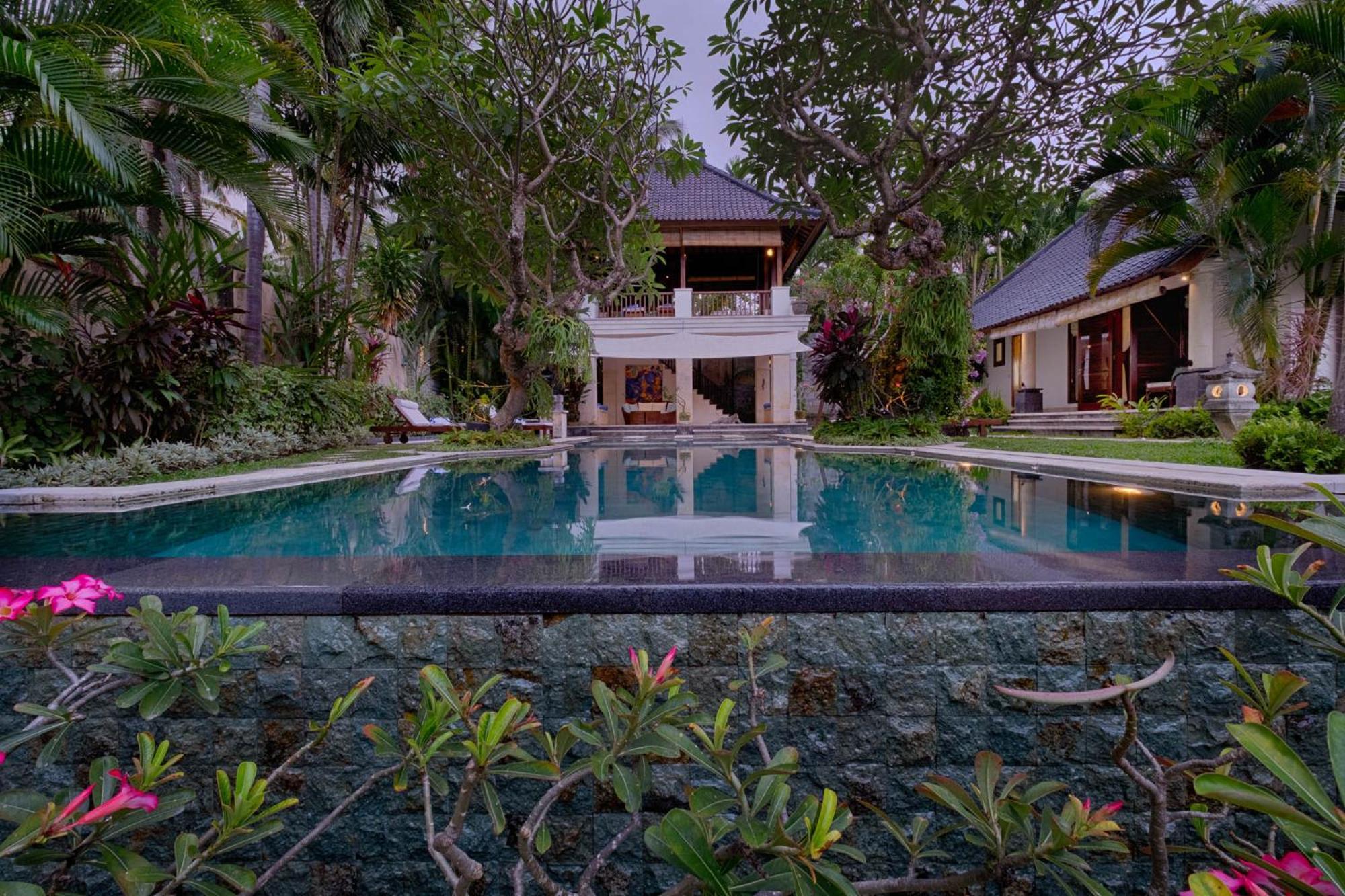 Kutus Kutus Saba Beach Villa Джокьякарта Экстерьер фото