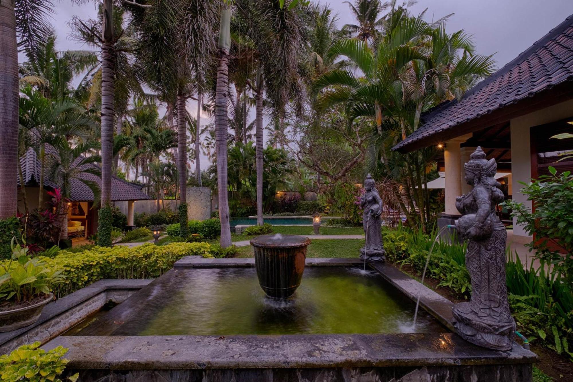 Kutus Kutus Saba Beach Villa Джокьякарта Экстерьер фото