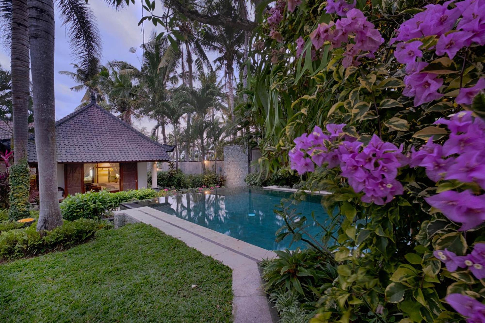 Kutus Kutus Saba Beach Villa Джокьякарта Экстерьер фото