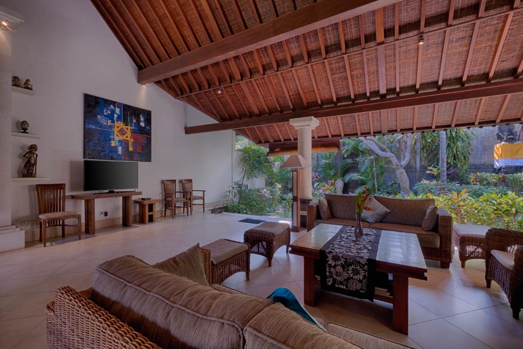 Kutus Kutus Saba Beach Villa Джокьякарта Экстерьер фото