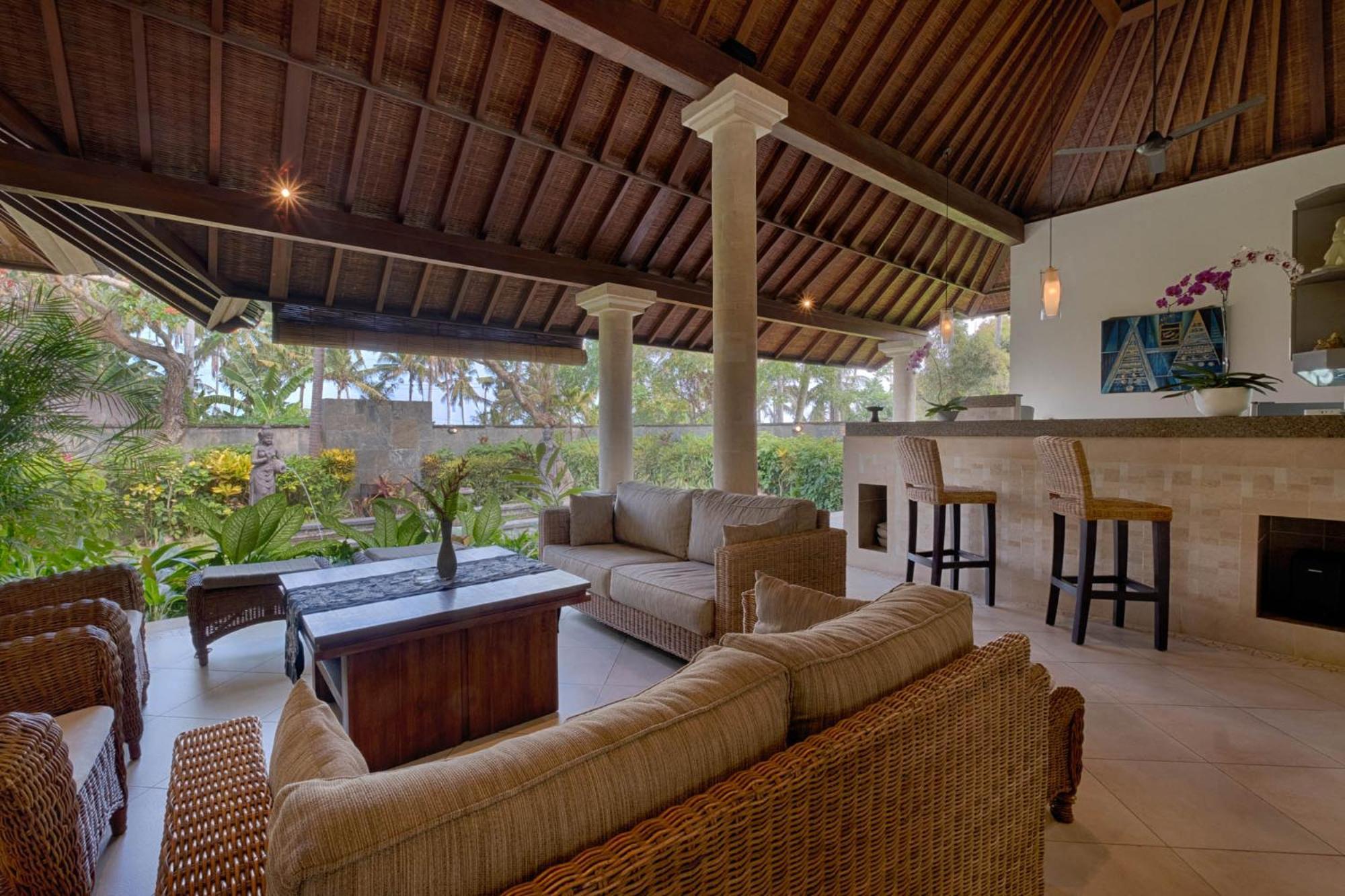 Kutus Kutus Saba Beach Villa Джокьякарта Экстерьер фото