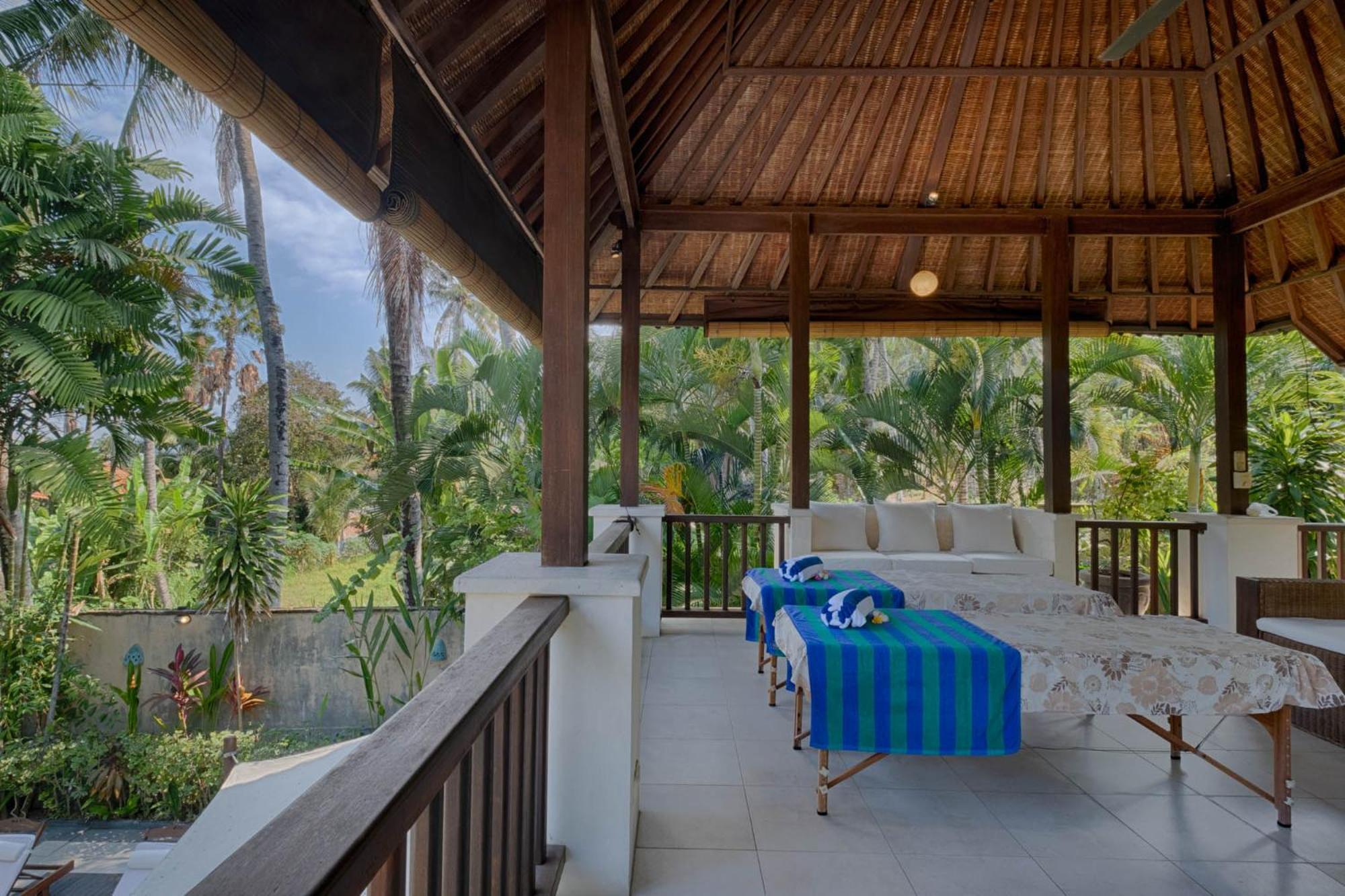 Kutus Kutus Saba Beach Villa Джокьякарта Экстерьер фото
