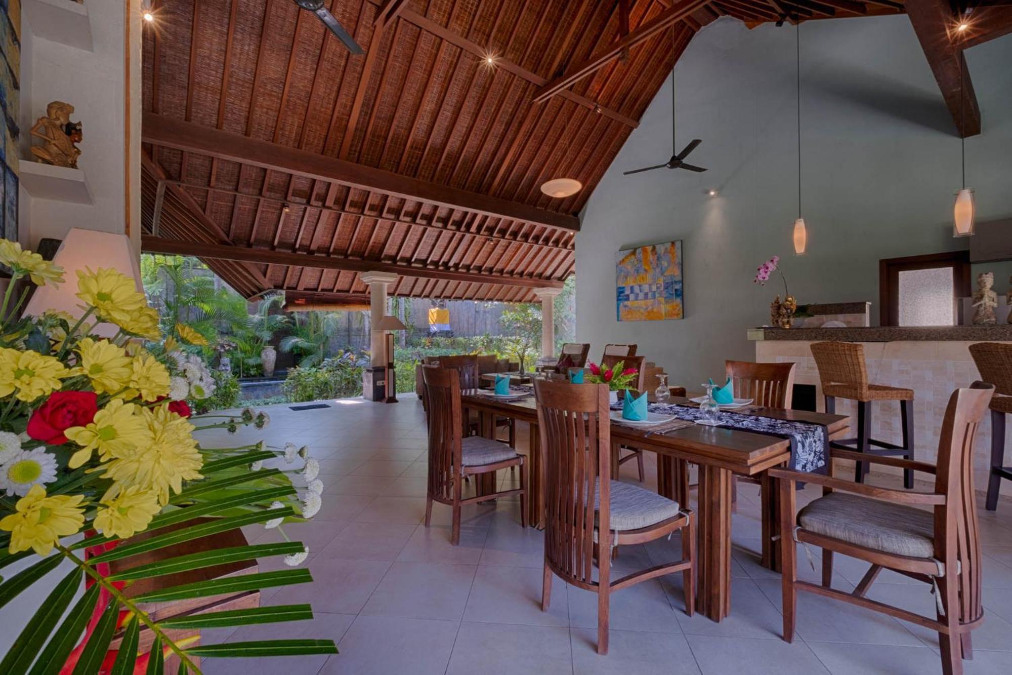Kutus Kutus Saba Beach Villa Джокьякарта Экстерьер фото
