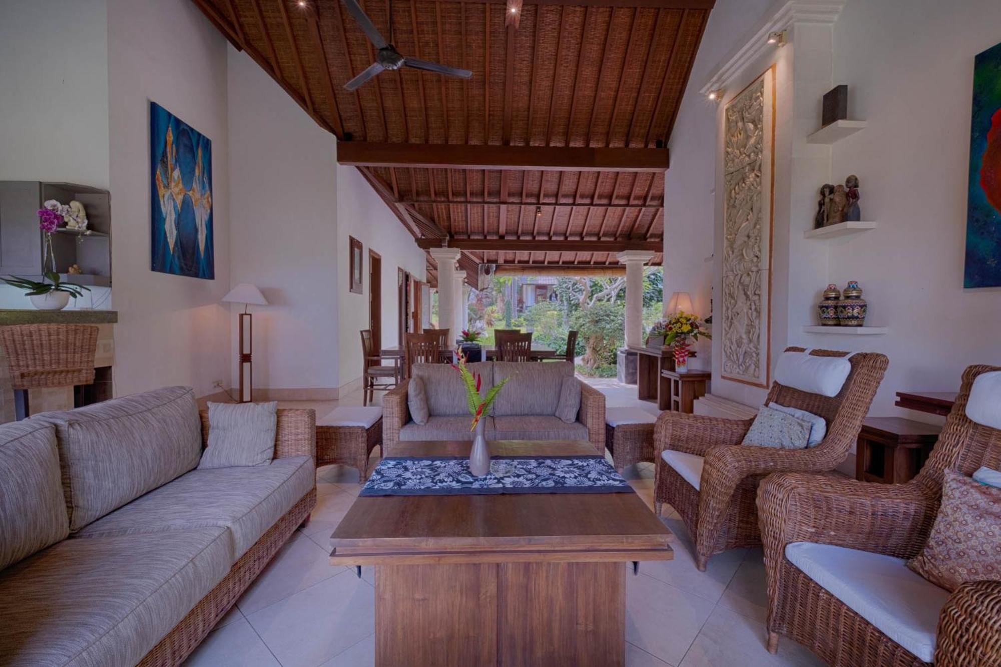 Kutus Kutus Saba Beach Villa Джокьякарта Экстерьер фото