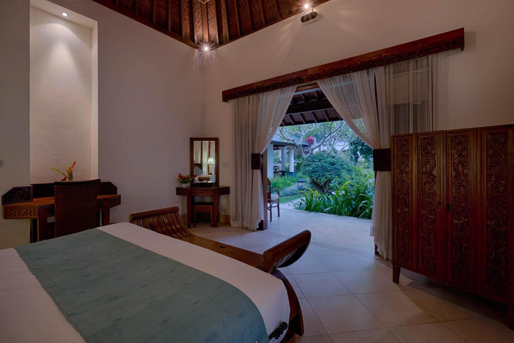 Kutus Kutus Saba Beach Villa Джокьякарта Экстерьер фото