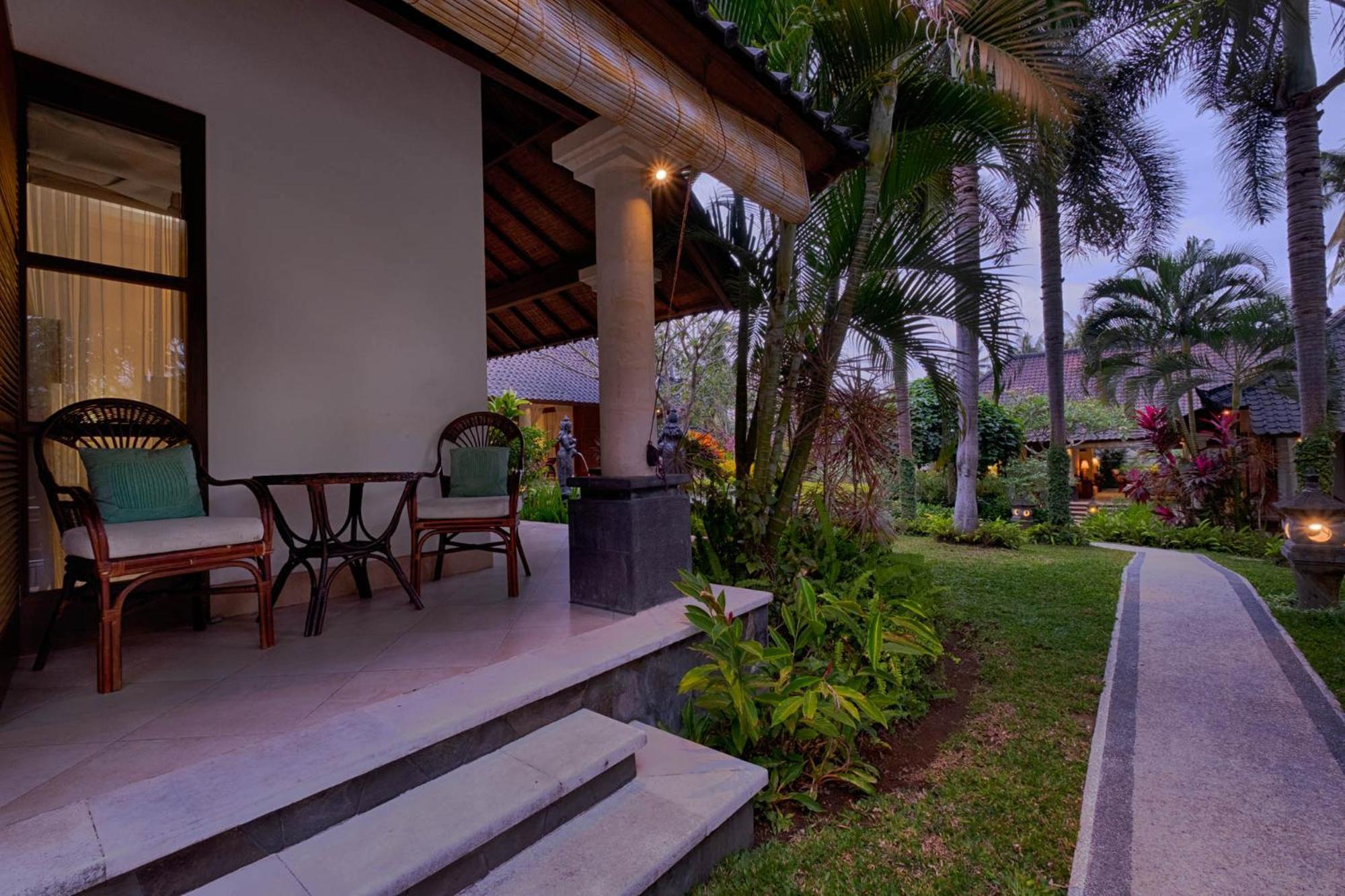 Kutus Kutus Saba Beach Villa Джокьякарта Экстерьер фото